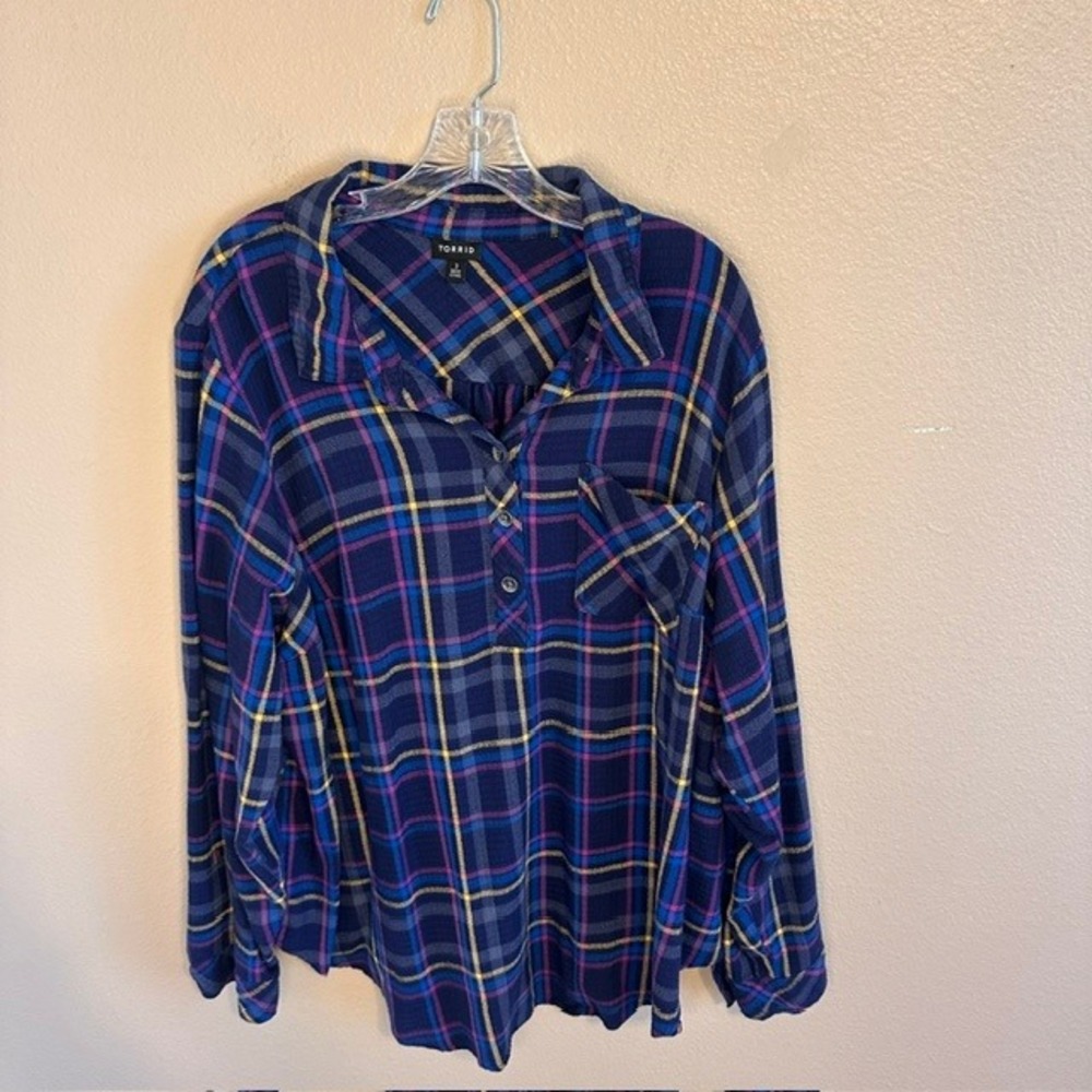 Torrid Navy Blue Plaid Crinkle Gauze‎ Button Back Tunic Long Sleeve Blouse 3X - Picture 2 of 8